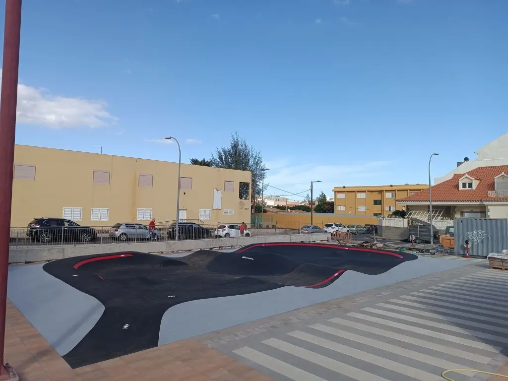 Construcción Pump Track Canarias